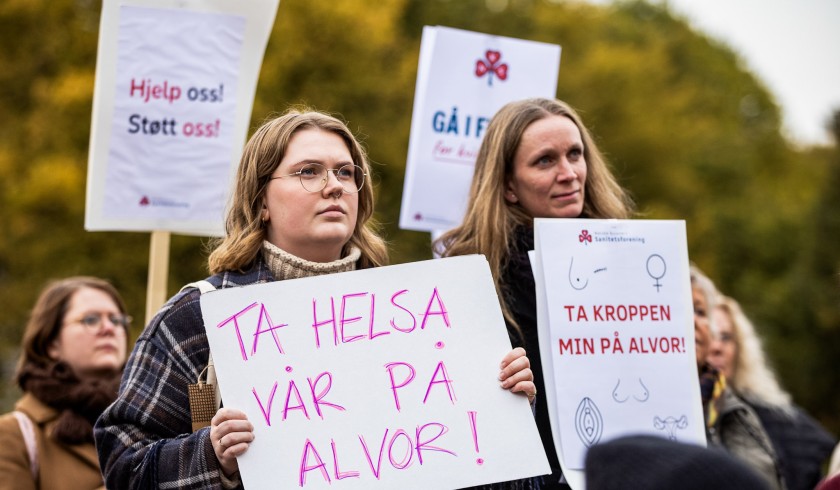 Sanitetskvinnene på demonstrasjon for kvinnehelse