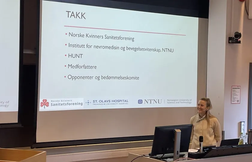 Forsker Hilde Thomasli Holltr&oslash; disputerer og takker Sanitetskvinnene